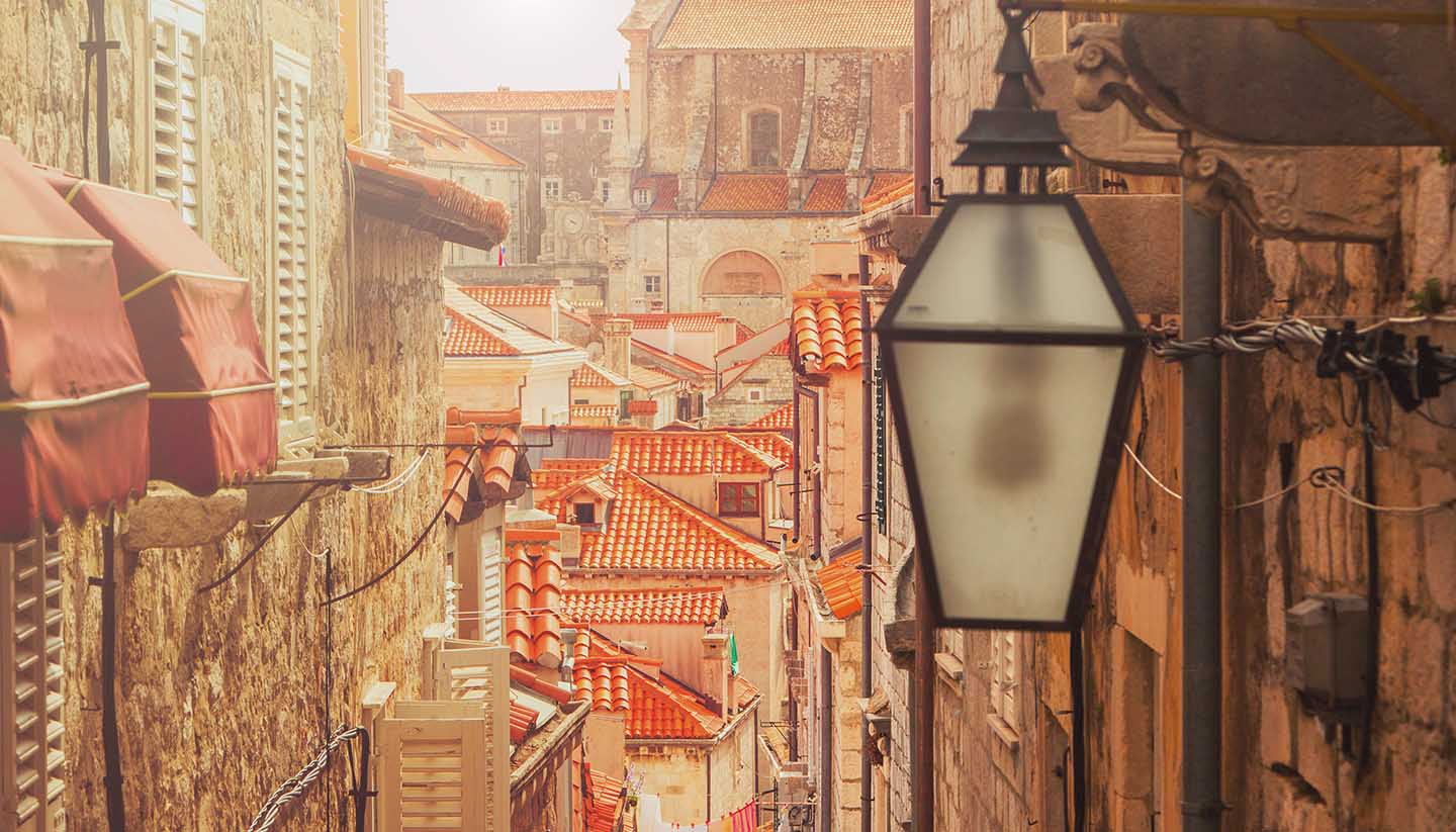 Kroatien - Dubrovnik old city, Croatia, warm filter, lens flare