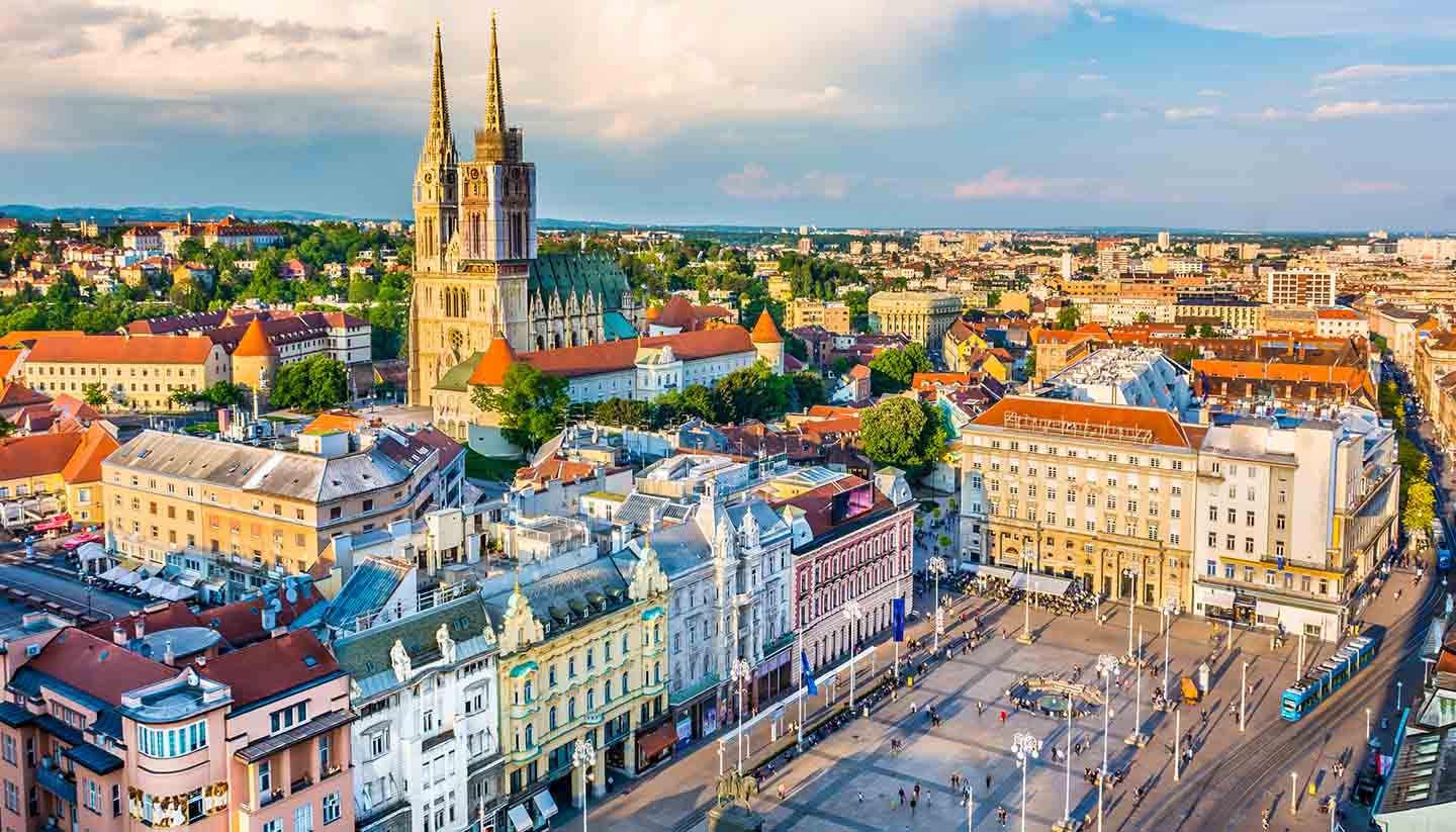 Kroatien - Zagreb aerial view, Croatia capital town.