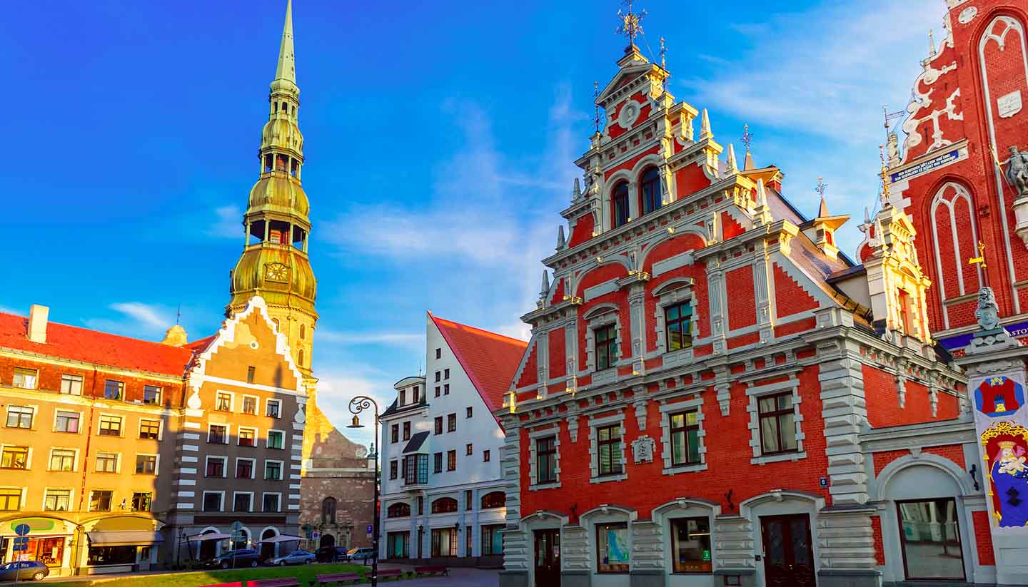 Lettland - City Hall Square in the Old Town of Riga, Latvia