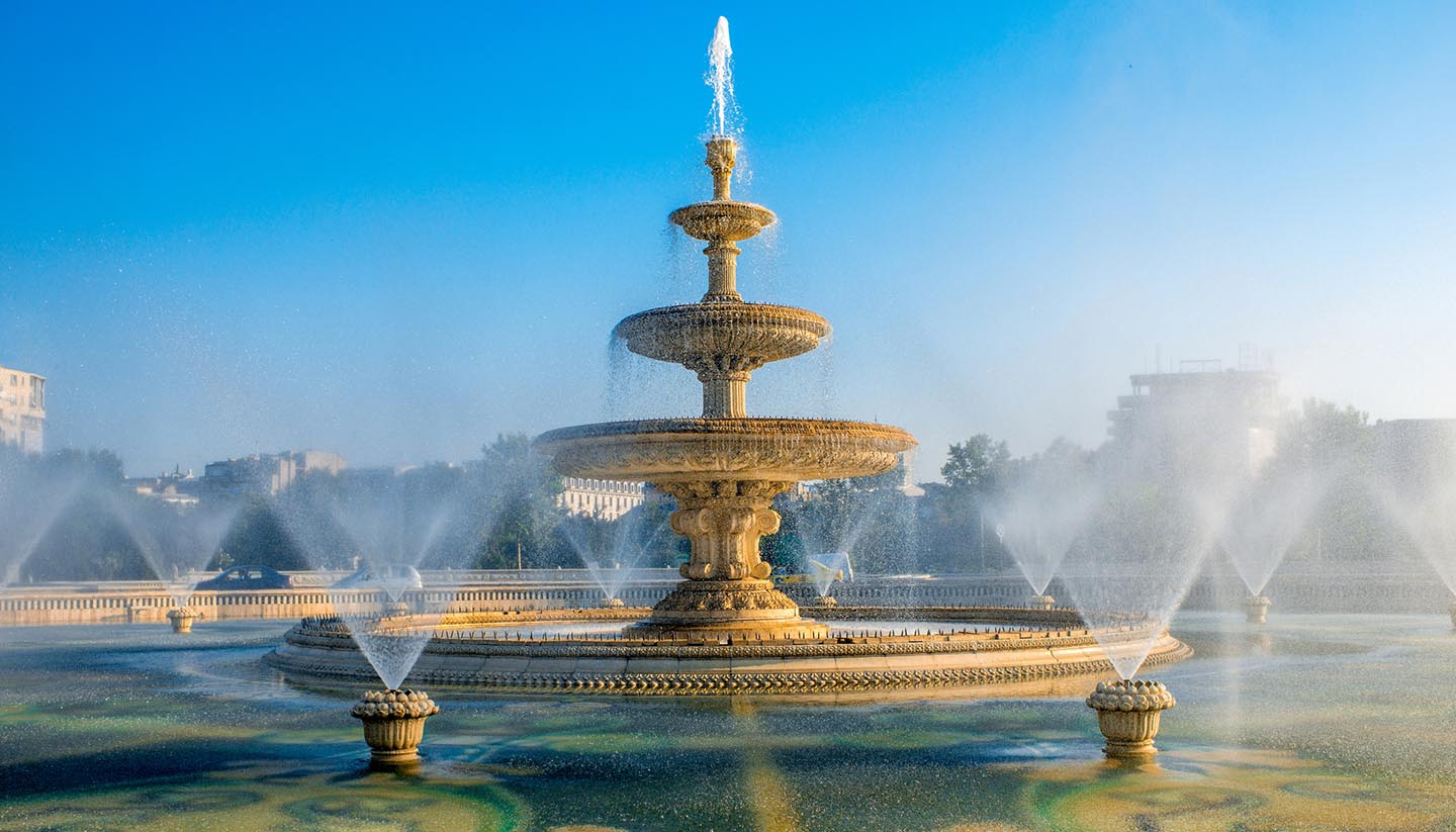 Rumänien - Bucharest central city fountain