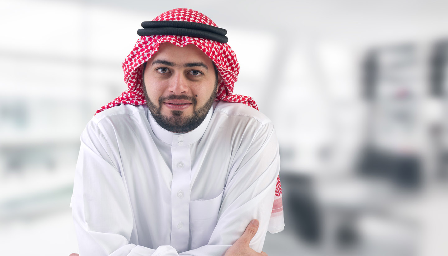 Saudi-Arabien - arabian business man executive in his office