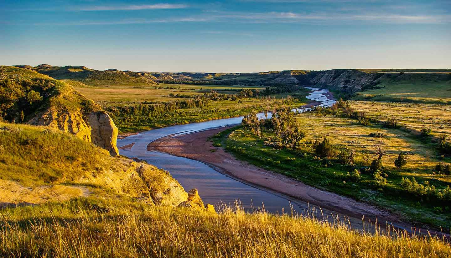 North Dakota - Think-USA-ND-Priarie-523514939-rruntsch-copy