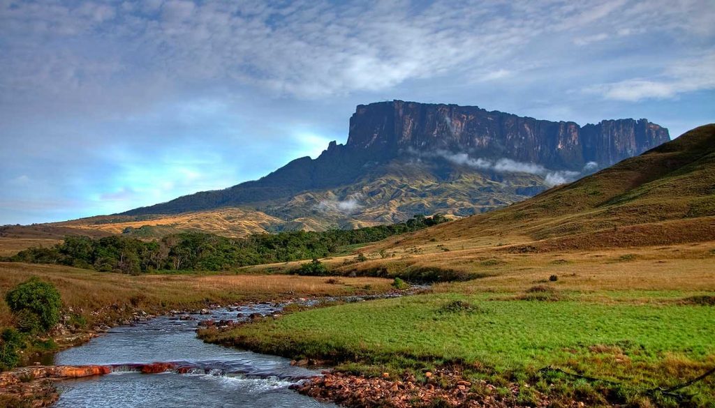 Venezuela - Stunning view to tepuy next to Roraima