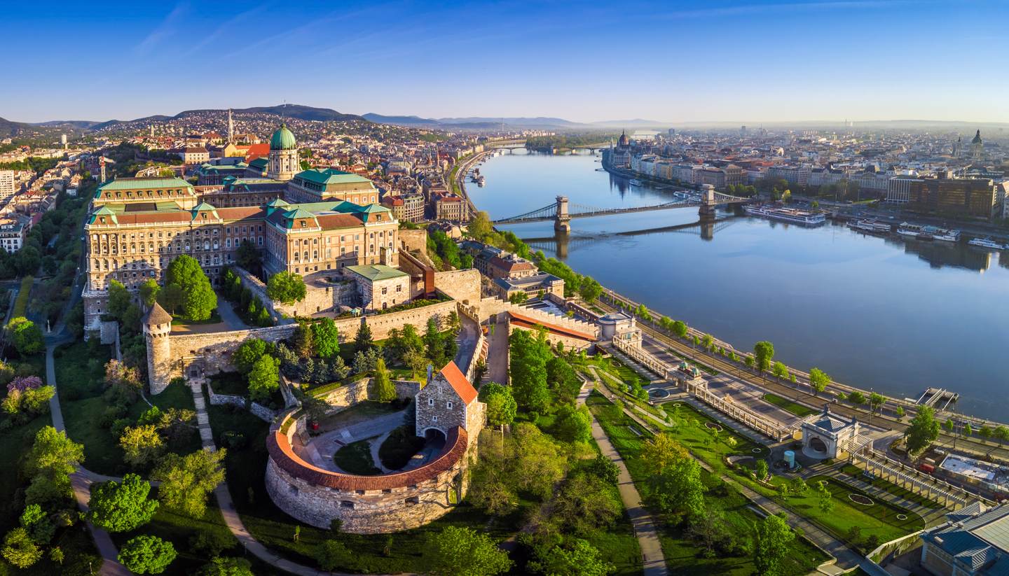 Budapest Highlight - shu-Europe-Hungary-Budapest-Buda Castle Royal Palace and other landmarks-1078814498-ZGPhotography-1440x823