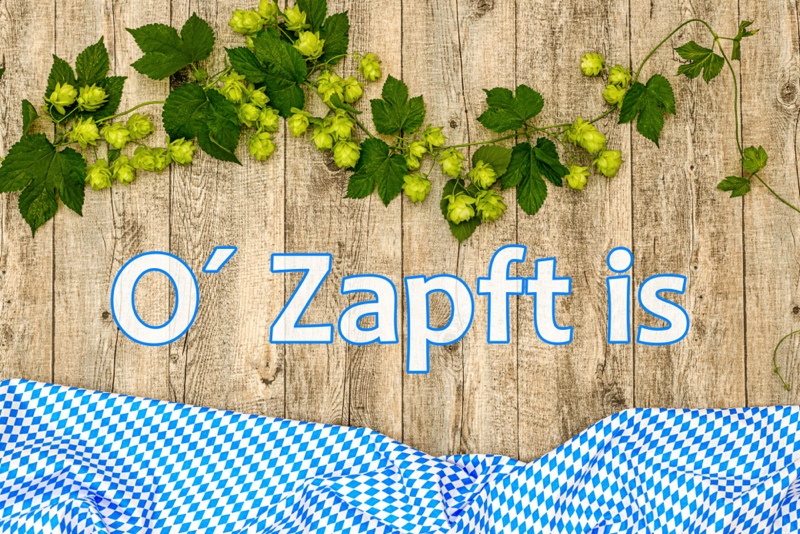 „O`zapft is!“ ist ein Ausspruch aus dem in Bayern gesprochenen deutschen Dialekt. Er wird vom Münchner Oberbürgermeister zur Eröffnung des Oktoberfestes genutzt
