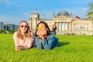 Deutschkenntnisse sind hilfreich, wenn man in ein deutschsprachiges Land reist